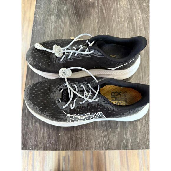 Hoka tennis shoes size 7B - Picture 2 of 9